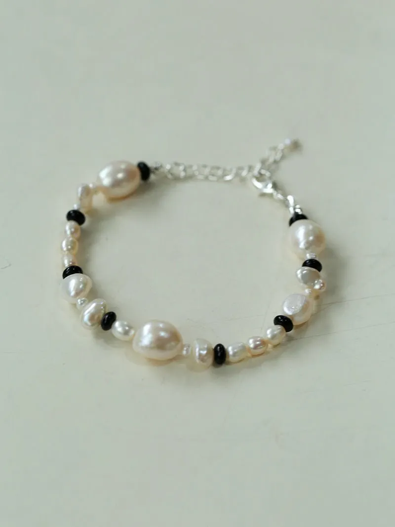 Baroque Pearl and Black Onyx Beaded Bracelet