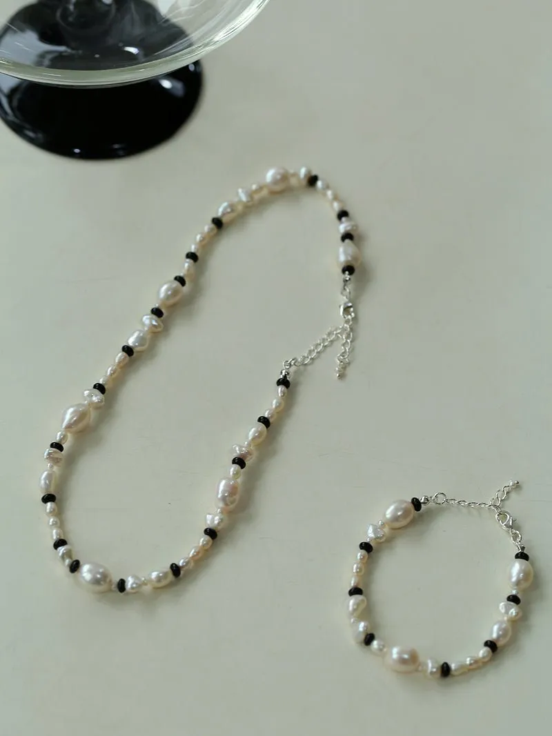 Baroque Pearl and Black Onyx Beaded Bracelet