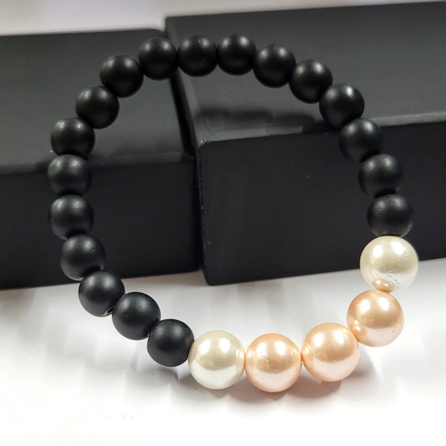 Cream And White Shell Pearls 10mm Bracelet With 8mm Black Beads