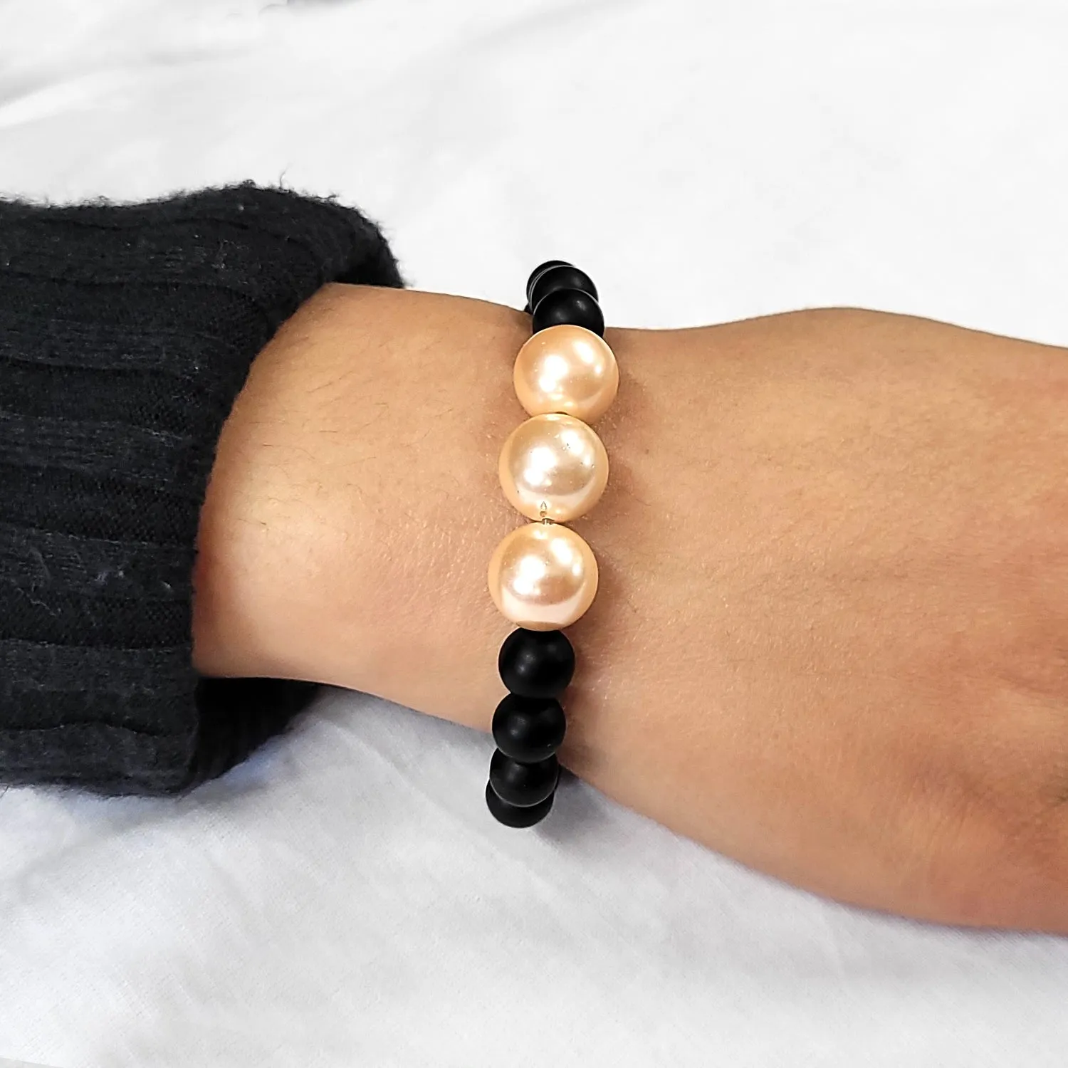 Cream Shell Pearls 12mm Bracelet With 8mm Black Beads