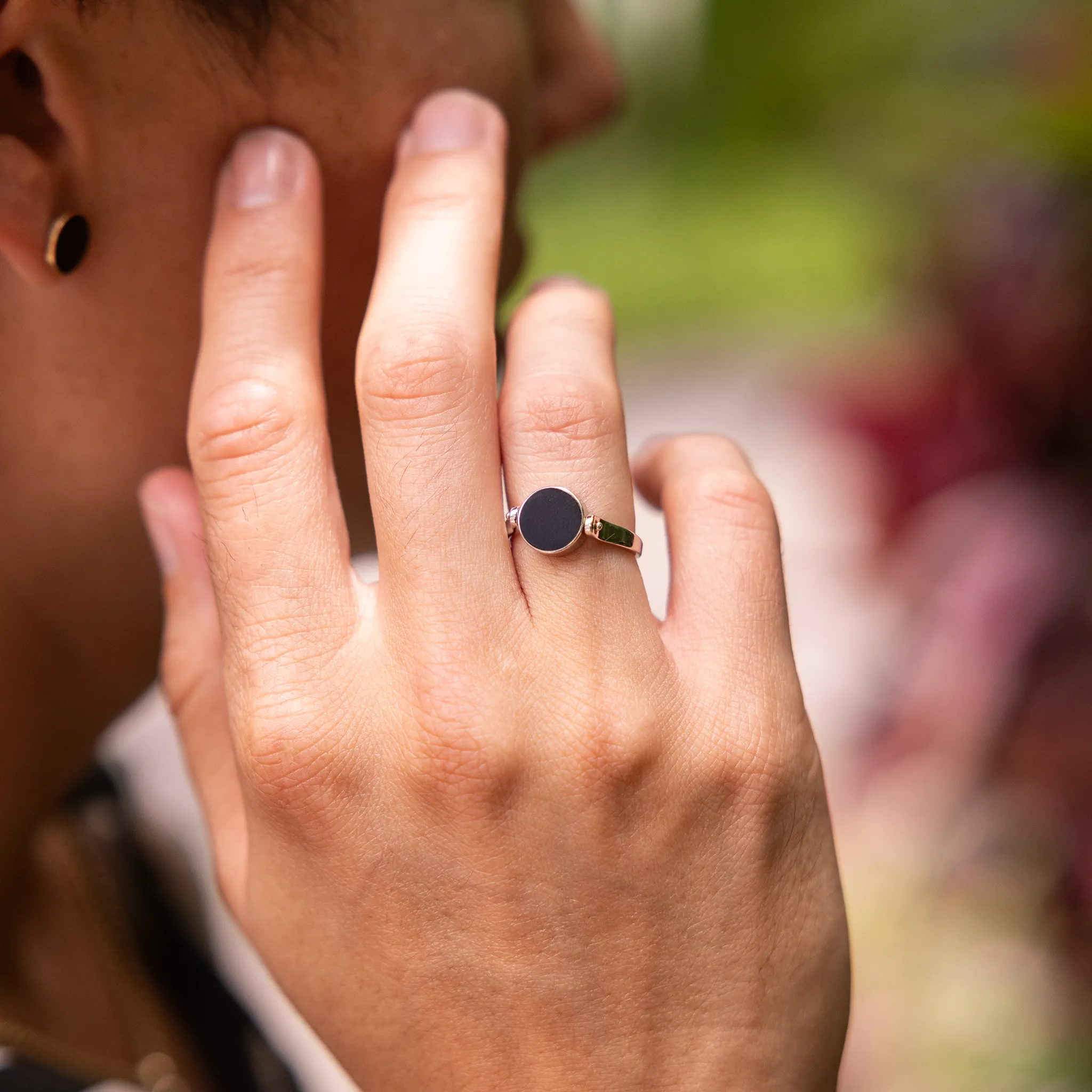 Eclipse Flipside Black Coral & Mother of Pearl Ring in White Gold - 9mm