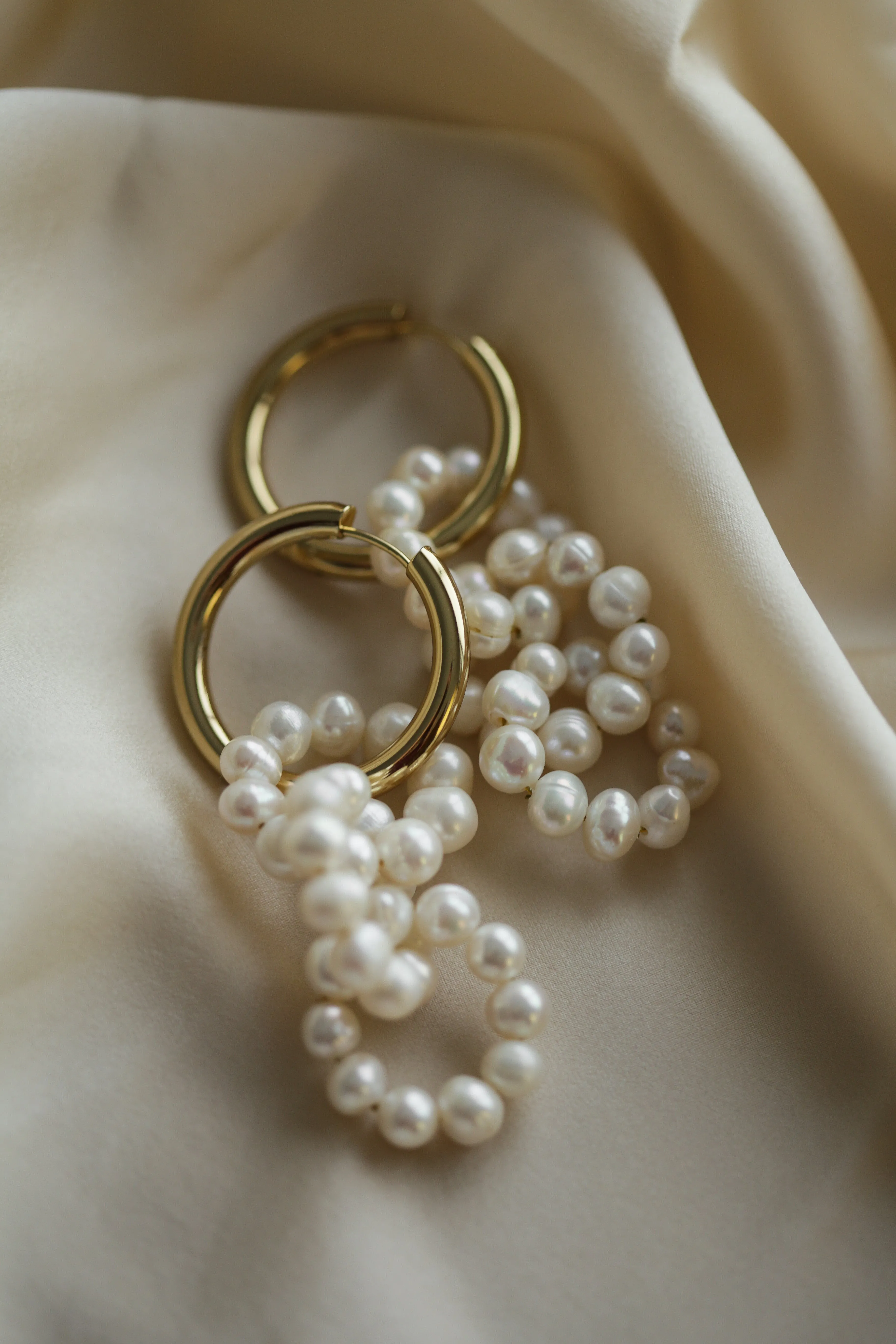 Entangled Pearls Hoops