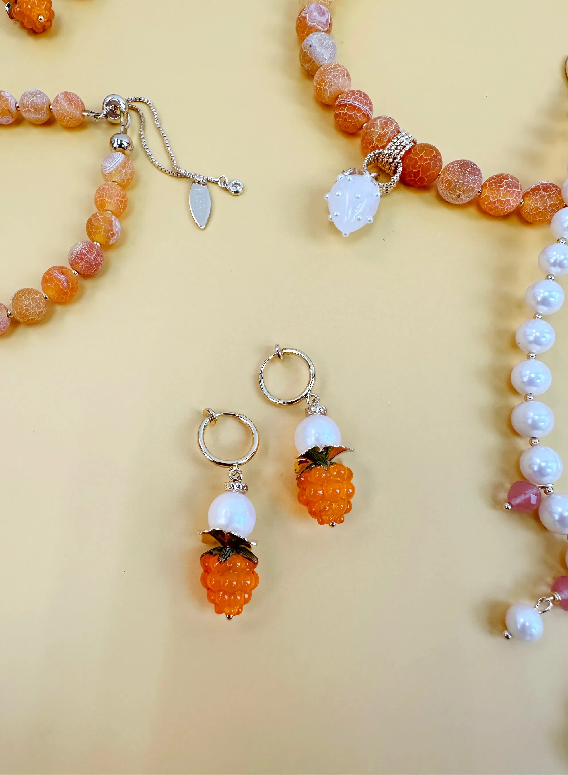 Freshwater Pearls with Orange Rasberry Clip-on Earrings JE008