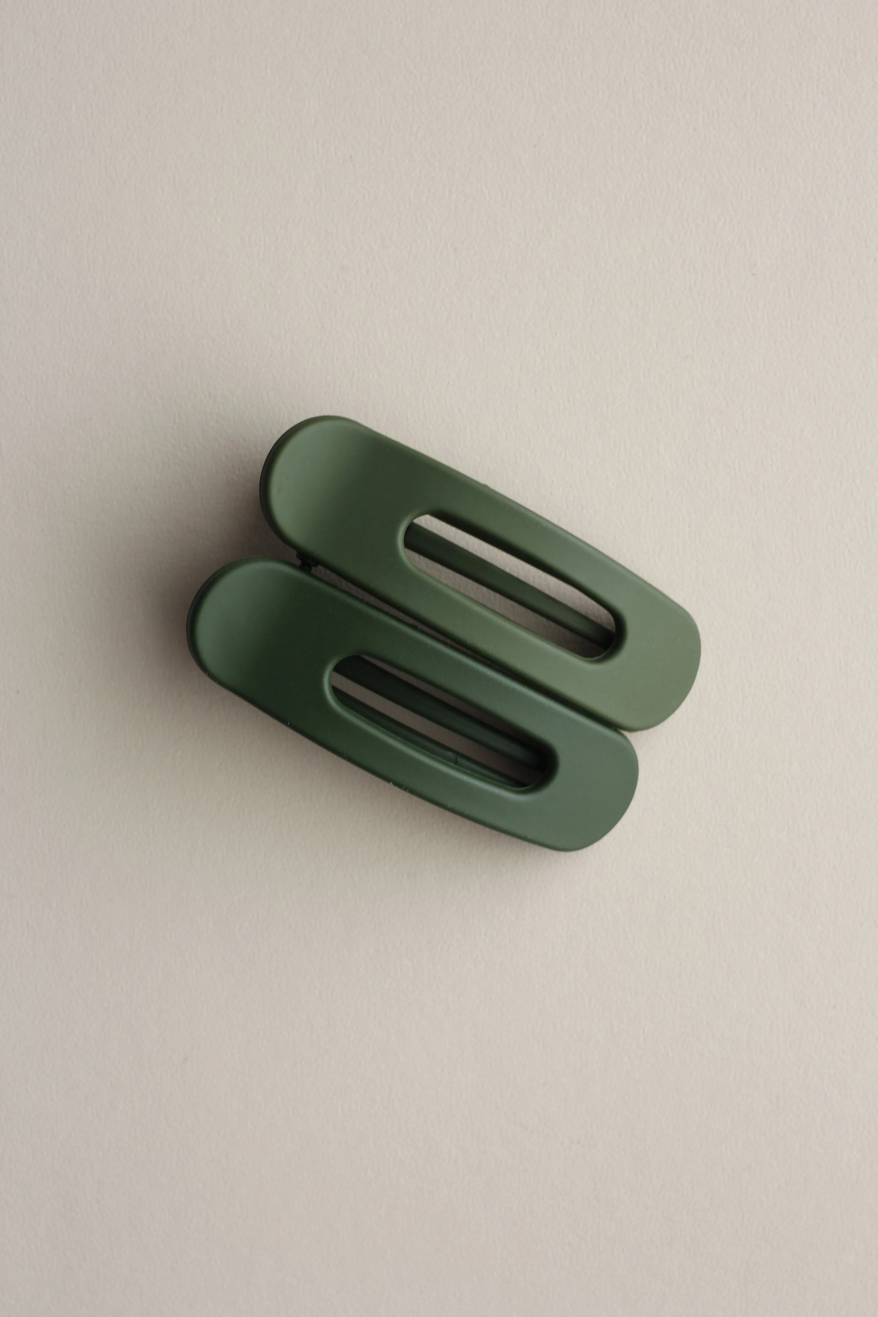 Evergreen Grip Clip Set of 2 - Durable and Versatile for Home and Office Use