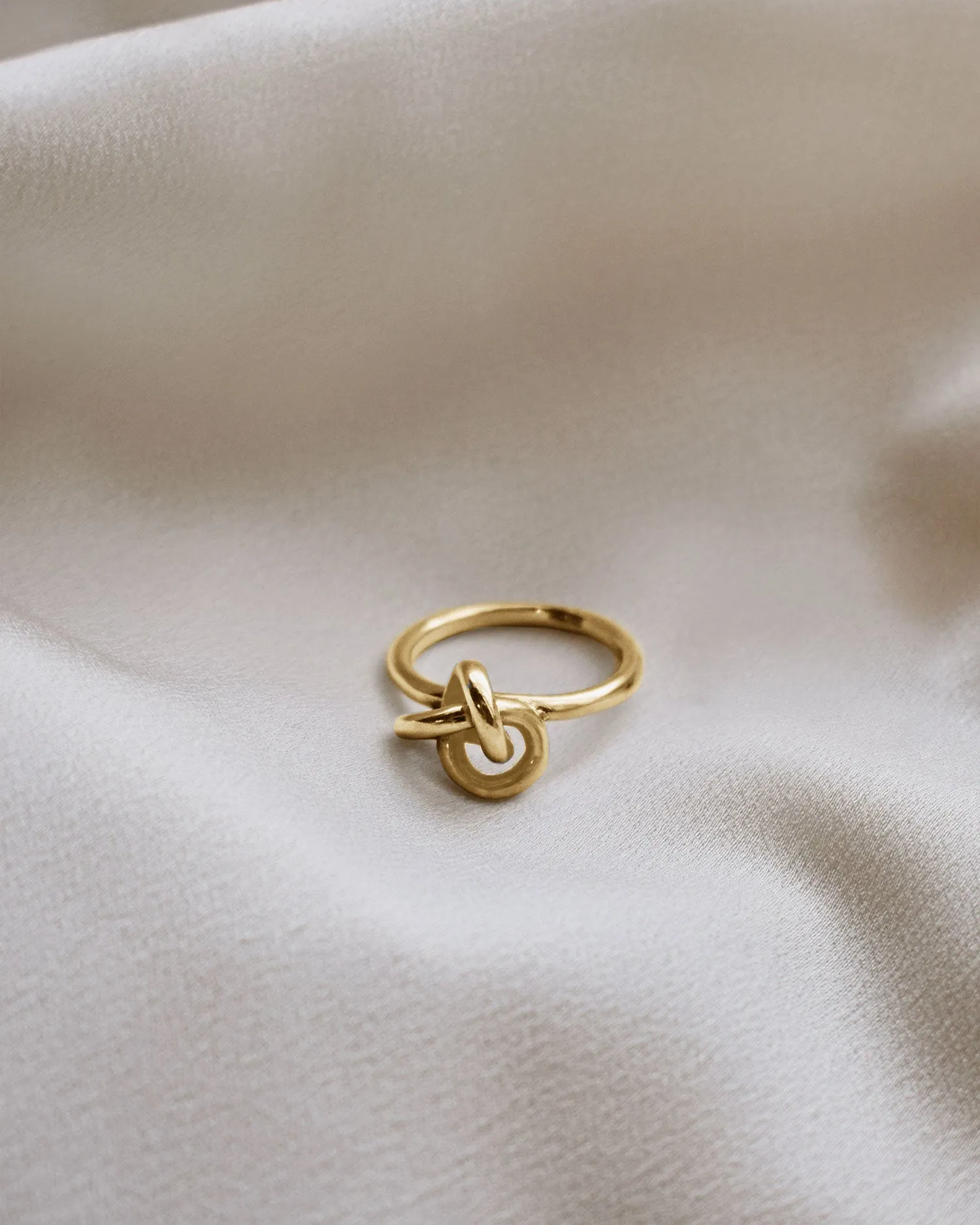 Le Knot ring gold