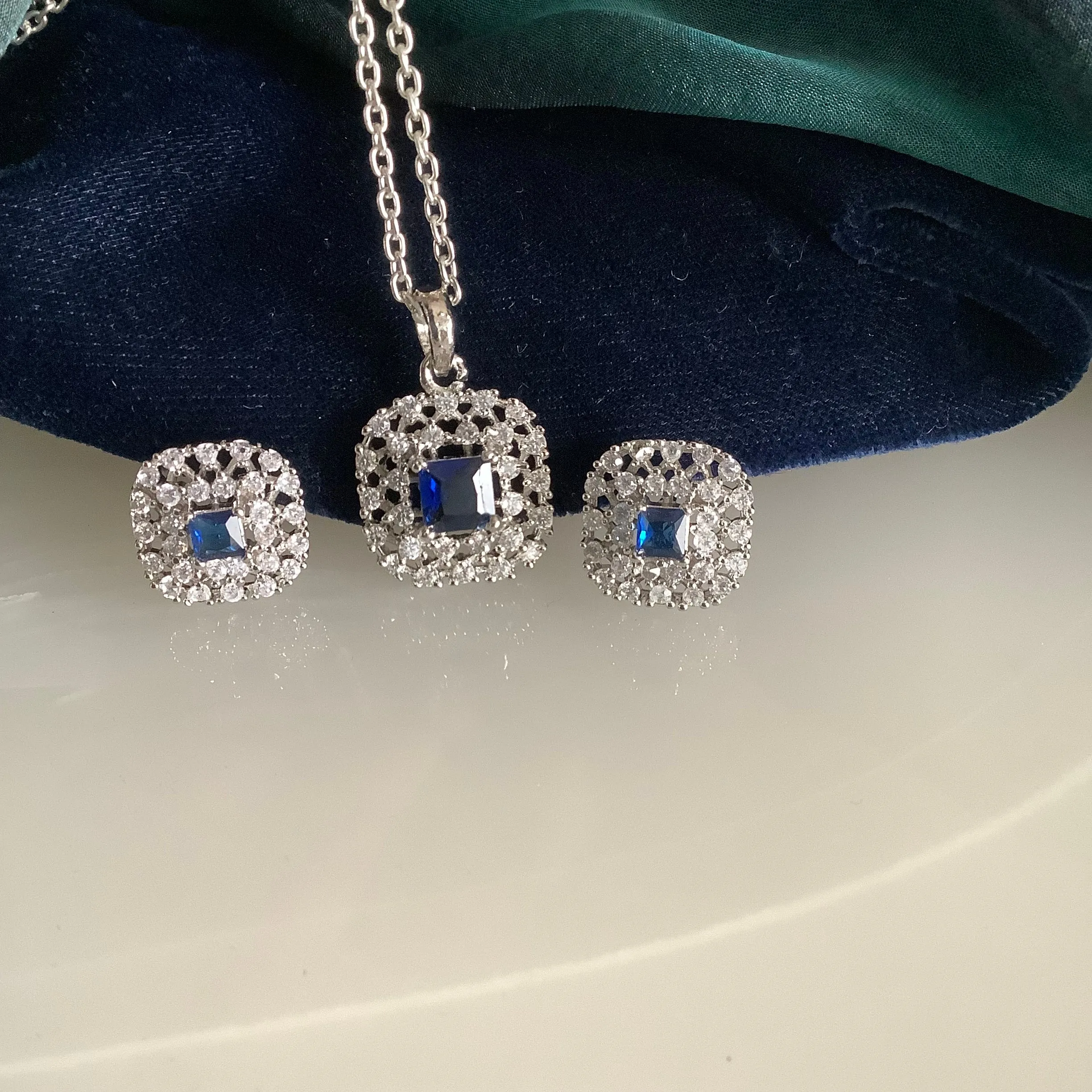 Salvanity American Diamond Little Square Pendant Set